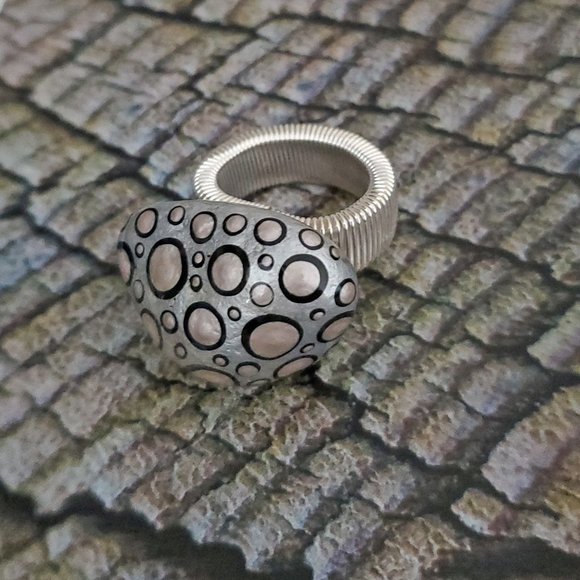 Hand Painted Silver and Champagne Statement Ring. - Picture 8 of 8
